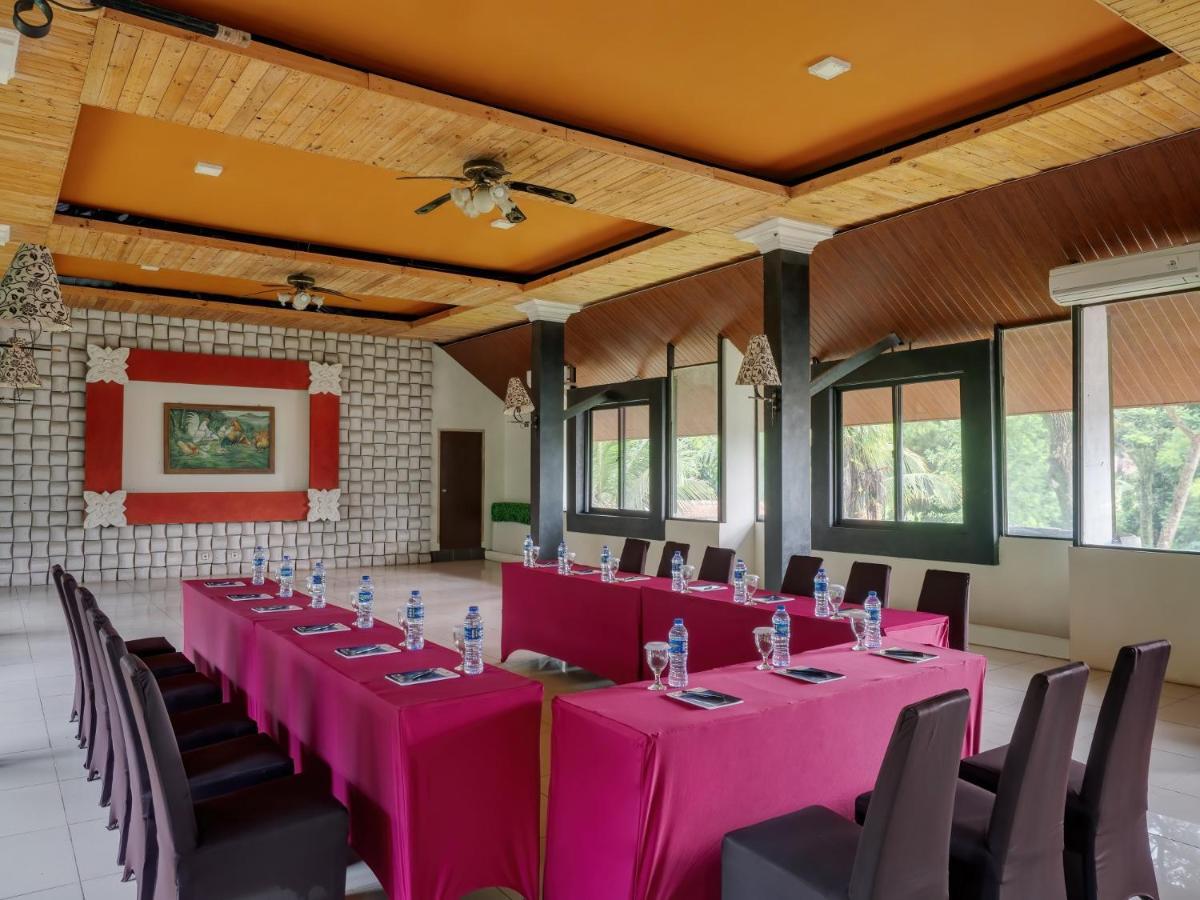 The Village Resort Bogor Exterior foto