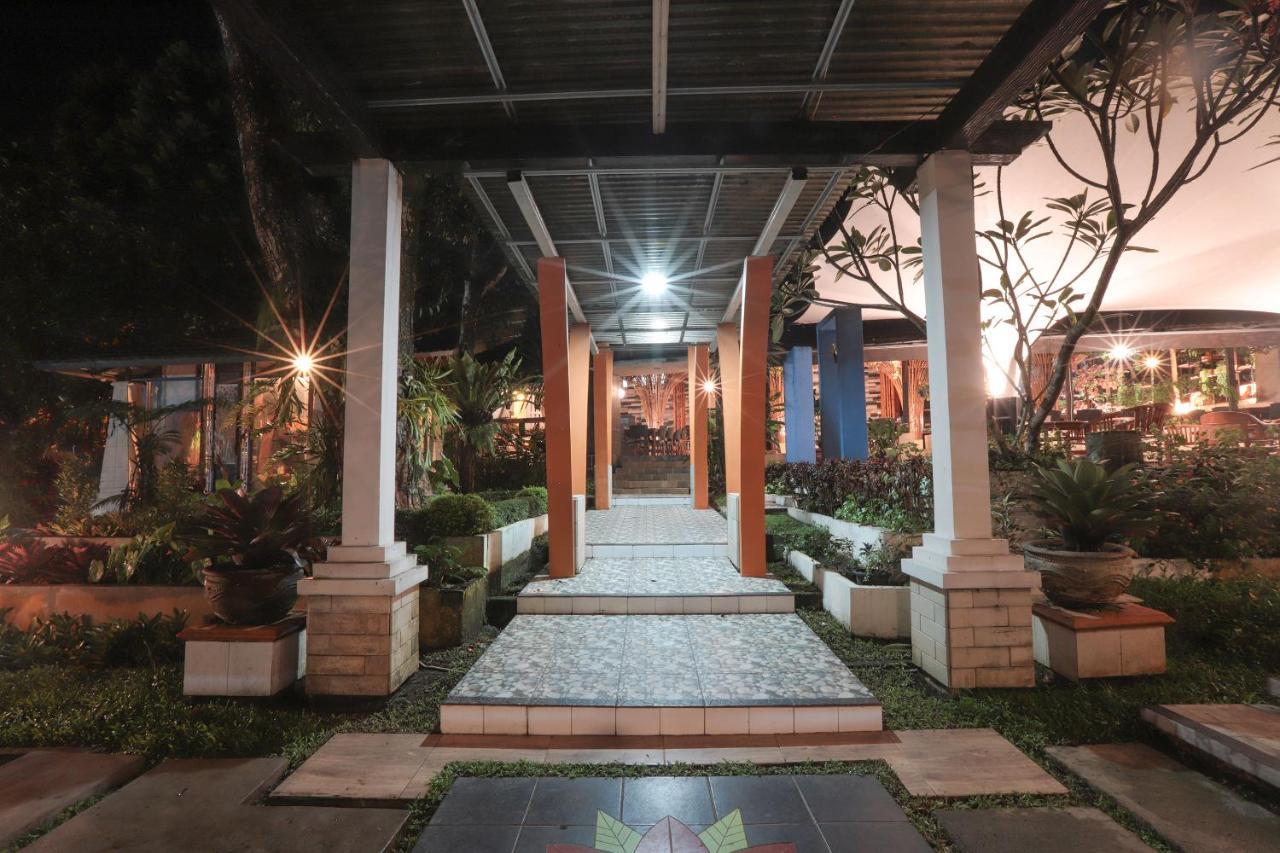 The Village Resort Bogor Exterior foto