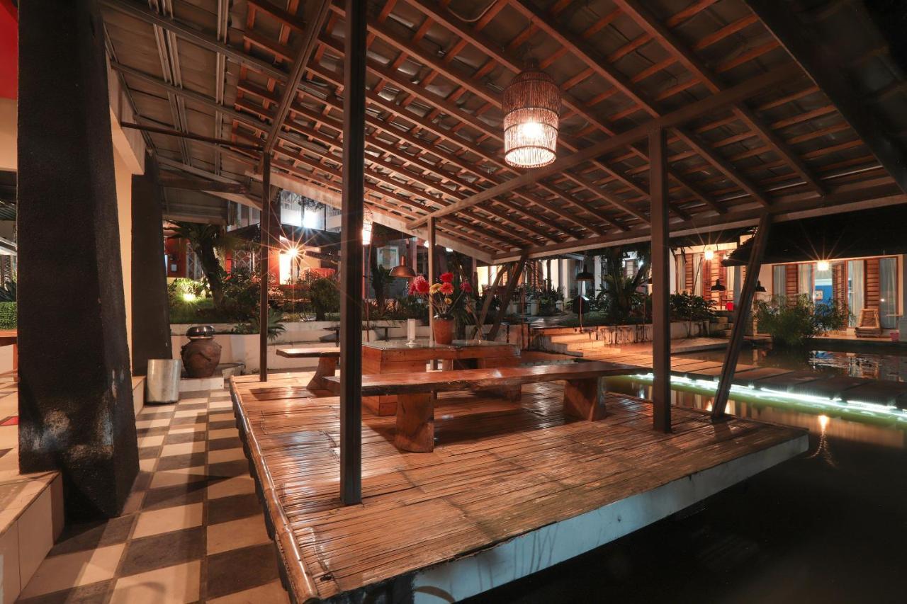 The Village Resort Bogor Exterior foto